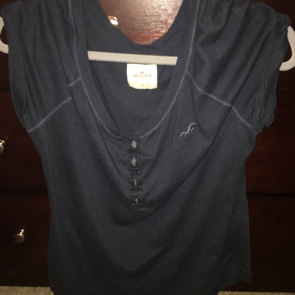 Hollister women’s short sleeve shirt